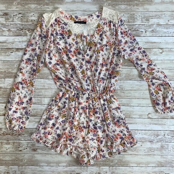 Honey Punch Floral Print & Lace Romper - Picture 3 of 8